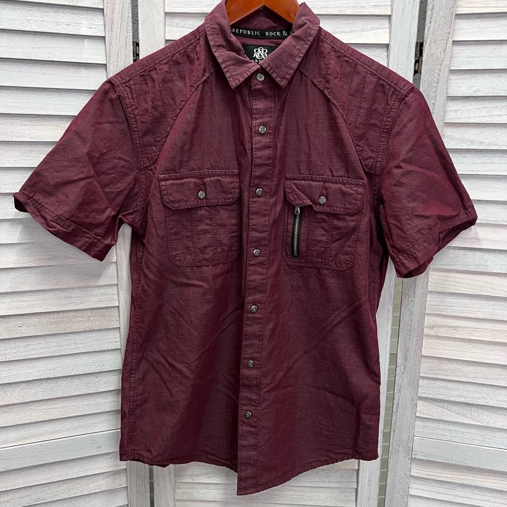 Rock & Republic Men's Small Button Shirt Short Sleeve Maroon Front Pocket Zip